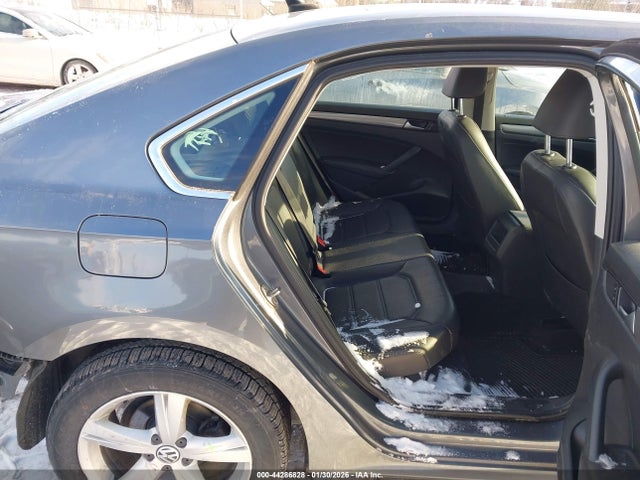 44286828 :رقم المزاد ، 1VWAT7A39FC103273 vin ، 2015 Volkswagen Passat 1.8t Limited Edition مزاد بيع