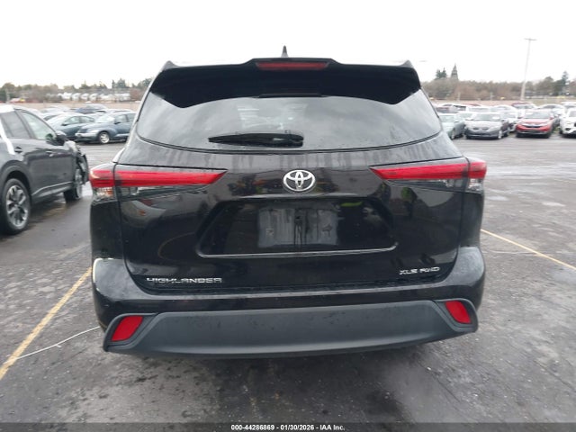 5TDGZRBHXMS154262 Toyota Highlander Xle