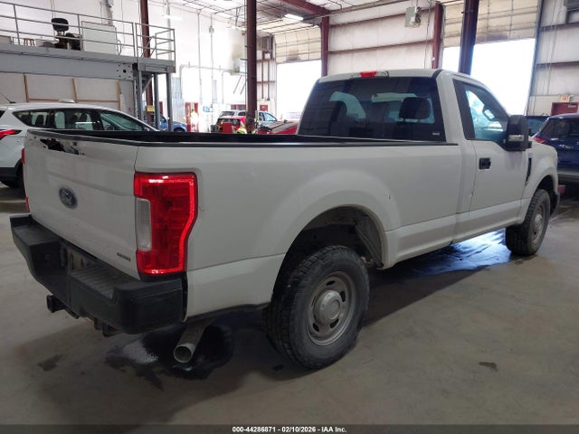 Ford F-250 Xl 2017 1FTBF2A64HEB37494 Image 4