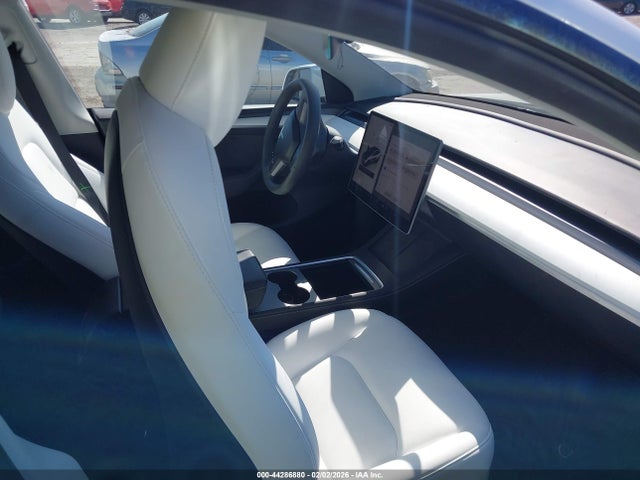 2024 TESLA MODEL Y 7SAYGDED3RF047154 Photo 4