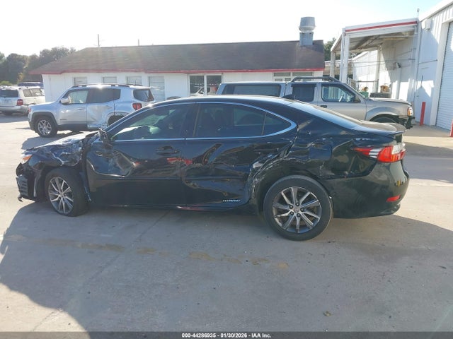 2017 Lexus Es 300h მანქანა იყიდება აუქციონზე, vin: JTHBW1GGXH2164502, აუქციონის ნომერი: 44286935