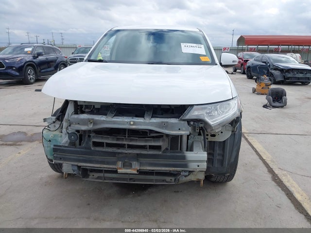 Mitsubishi Outlander Se 2017 JA4AD3A30HZ028840 Image 13