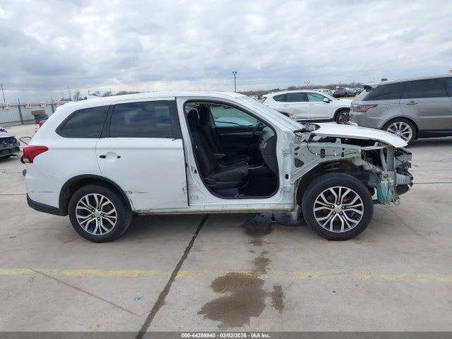 Mitsubishi Outlander Se 2017 JA4AD3A30HZ028840 Image 14