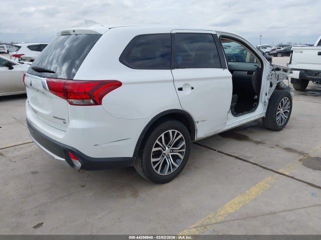 Mitsubishi Outlander Se 2017 JA4AD3A30HZ028840 Image 4