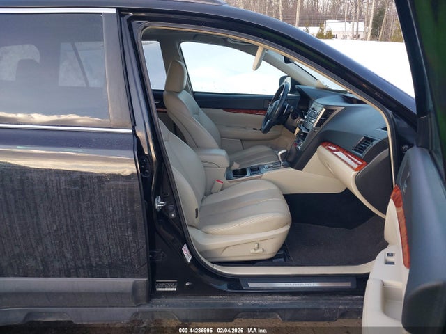 44286995 :رقم المزاد ، 4S4BRDKC9B2325858 vin ، 2011 Subaru Outback 3.6r Limited مزاد بيع