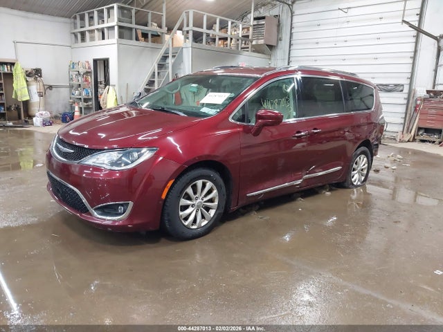 Auction sale of the 2019 Chrysler Pacifica Touring L, vin: 2C4RC1BG7KR666098, lot number: 44287013