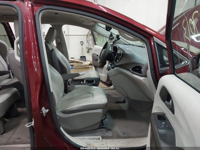 Auction sale of the 2019 Chrysler Pacifica Touring L, vin: 2C4RC1BG7KR666098, lot number: 44287013
