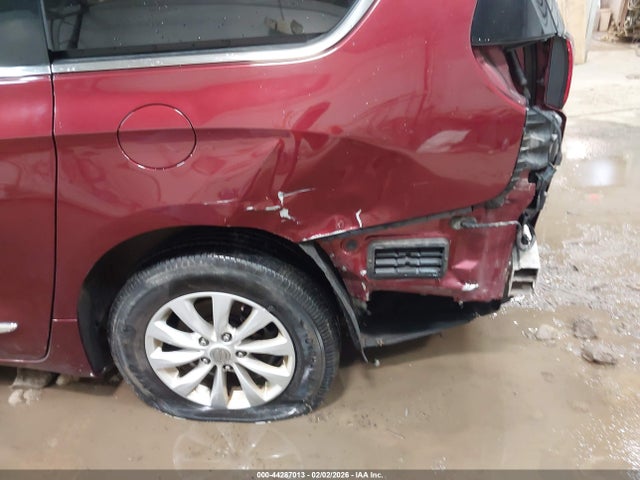 Auction sale of the 2019 Chrysler Pacifica Touring L, vin: 2C4RC1BG7KR666098, lot number: 44287013