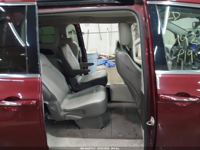 Auction sale of the 2019 Chrysler Pacifica Touring L, vin: 2C4RC1BG7KR666098, lot number: 44287013