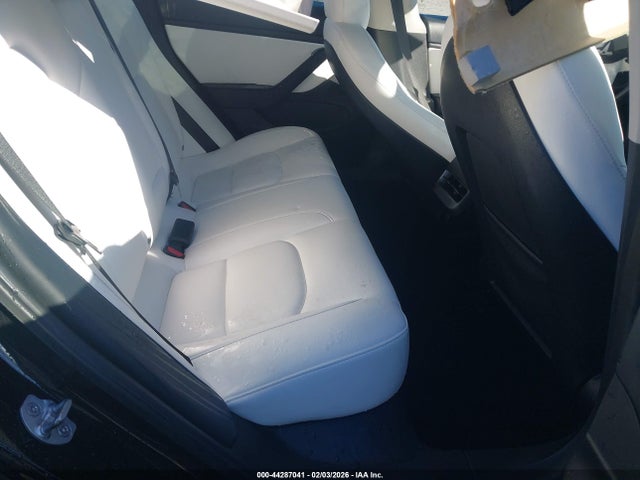2020 Tesla Model 3 Standard Range Plus Rear-wheel Drive/standard Range Rear-wheel Drive მანქანა იყიდება აუქციონზე, vin: 5YJ3E1EA5LF808372, აუქციონის ნომერი: 44287041