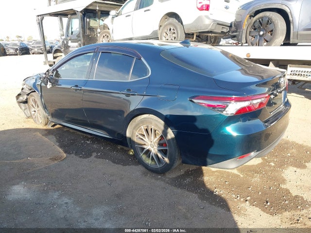 4T1F11AK6MU477622 Toyota CAMRY XLE