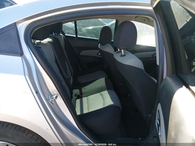1G1PA5SG0E7185094 Chevrolet Cruze Ls Auto