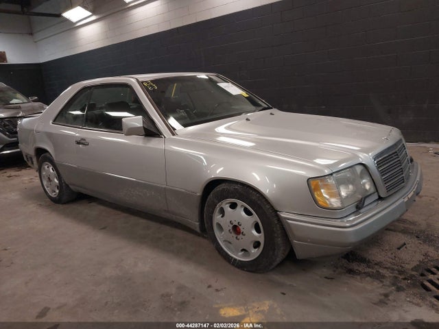44287147 :رقم المزاد ، WDBEA52E1RC014928 vin ، 1994 Mercedes-benz E 320 مزاد بيع