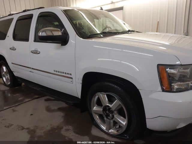 2013 Chevrolet Suburban 1500 Ltz მანქანა იყიდება აუქციონზე, vin: 1GNSKKE72DR156067, აუქციონის ნომერი: 44287195