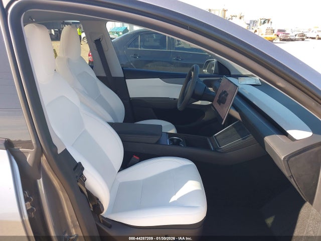 Aukcja sprzedaży 2026 Tesla Model Y, vin: 7SAYGDEEXTA392372, numer aukcji: 44287209