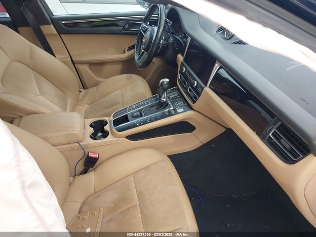 2019 PORSCHE MACAN WP1AA2A55KLB06659 Photo 4