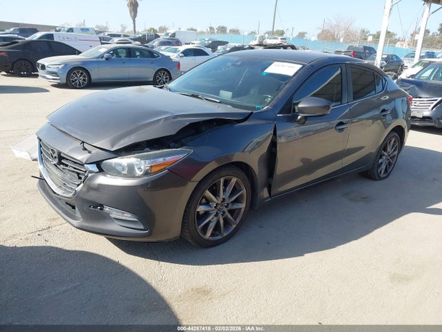 3MZBN1V3XJM242826 Mazda Mazda3 Touring