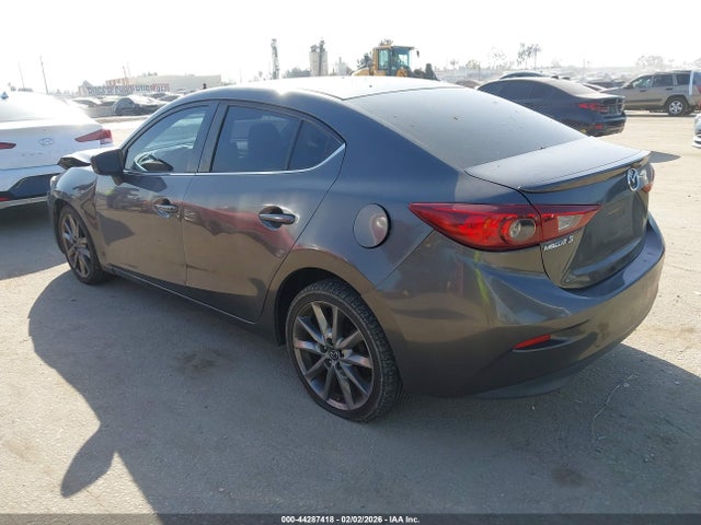 3MZBN1V3XJM242826 Mazda Mazda3 Touring