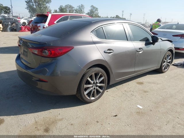 3MZBN1V3XJM242826 Mazda Mazda3 Touring