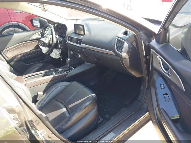 3MZBN1V3XJM242826 Mazda Mazda3 Touring