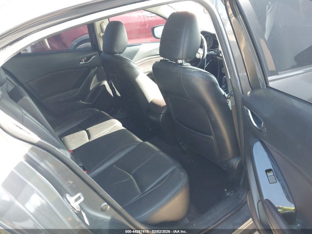 3MZBN1V3XJM242826 Mazda Mazda3 Touring