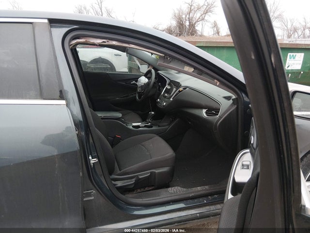 2019 CHEVROLET MALIBU 1G1ZB5ST7KF189390 Photo 4