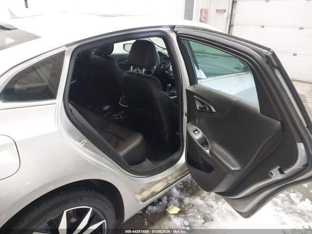 1G1ZE5ST9HF121396 Chevrolet MALIBU 1LT