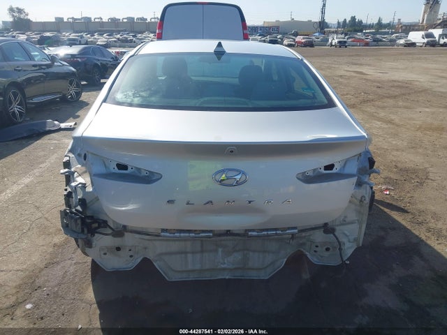 Hyundai ELANTRA SEL 2019 5NPD84LF2KH430359 Image 17