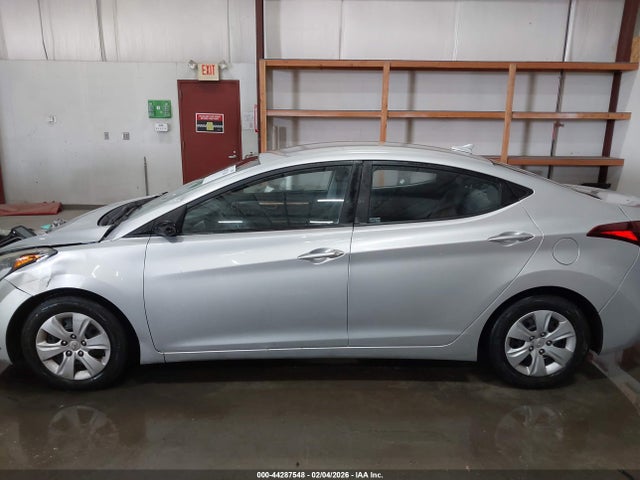 5NPDH4AE0GH758431 Hyundai ELANTRA SE