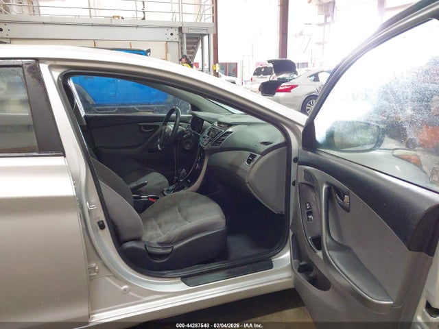 5NPDH4AE0GH758431 Hyundai ELANTRA SE