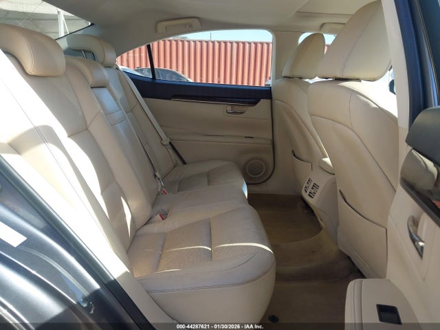 JTHBK1GG5E2110631 Lexus ES 350