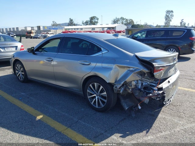 58AB21B18KU002920 Lexus ES 300H