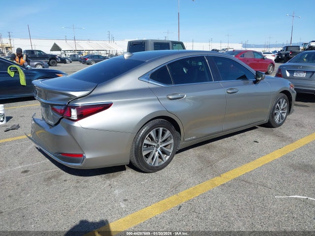 58AB21B18KU002920 Lexus ES 300H