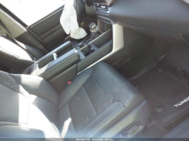 2023 TOYOTA TUNDRA HYBRID 5TFJC5DB7PX033096 Photo 4