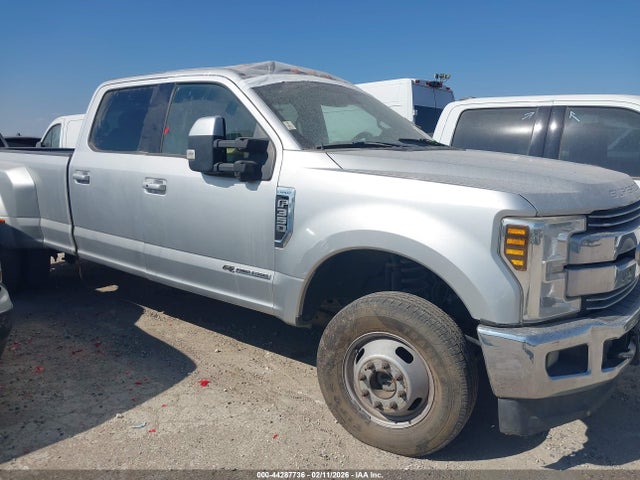 1FT8W3DT0KEE11850 Ford F-350 Lariat