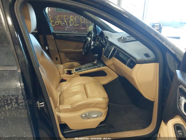 2017 PORSCHE MACAN WP1AA2A57HLB08096 Photo 4