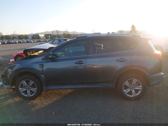 2T3WFREV1FW226599 Toyota Rav4 Xle