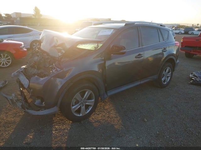 2T3WFREV1FW226599 Toyota Rav4 Xle