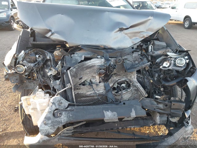 2T3WFREV1FW226599 Toyota Rav4 Xle
