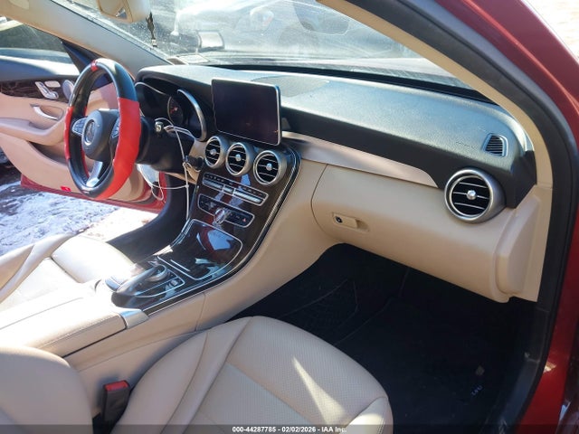 Продажа на аукционе авто 2017 Mercedes-benz C 300 4matic, vin: 55SWF4KBXHU228467, номер лота: 44287785