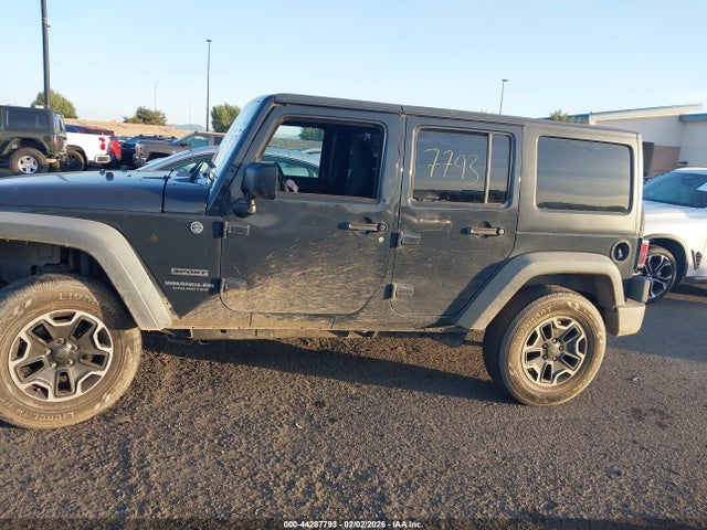 1C4BJWDG5HL529809 Jeep Wrangler Unlimited Sport 4x4