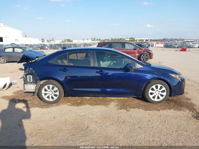JTDEPMAE8MJ132684 Toyota COROLLA LE