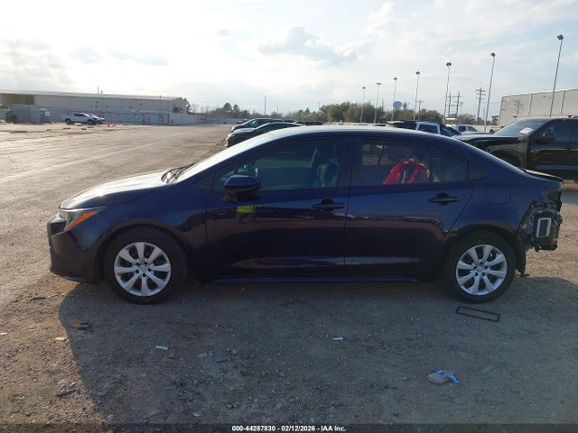 JTDEPMAE8MJ132684 Toyota COROLLA LE