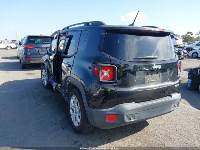 ZACCJABT3FPB33488 Jeep Renegade Latitude