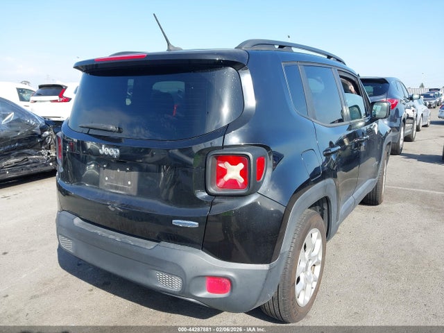 ZACCJABT3FPB33488 Jeep Renegade Latitude