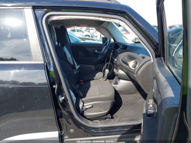 ZACCJABT3FPB33488 Jeep Renegade Latitude