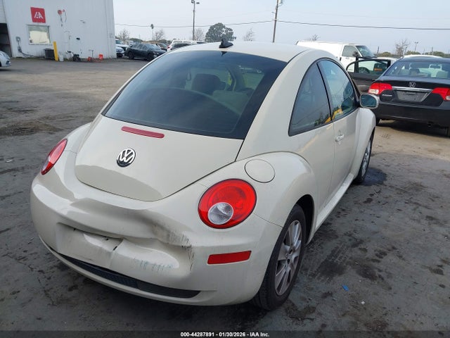 44287891 :رقم المزاد ، 3VWPG3AG4AM033988 vin ، 2010 Volkswagen New Beetle 2.5l مزاد بيع
