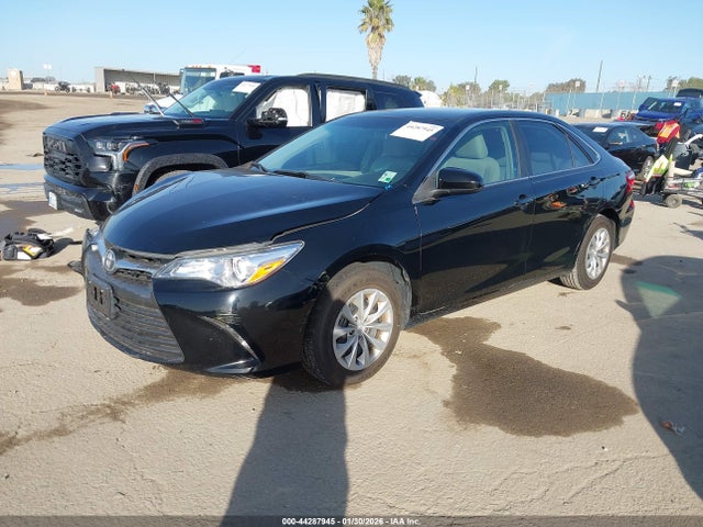 Toyota CAMRY LE 2015 4T4BF1FK5FR511969 Image 2