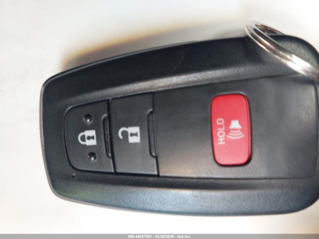 JTNKHMBX5M1115062 Toyota C-HR XLE