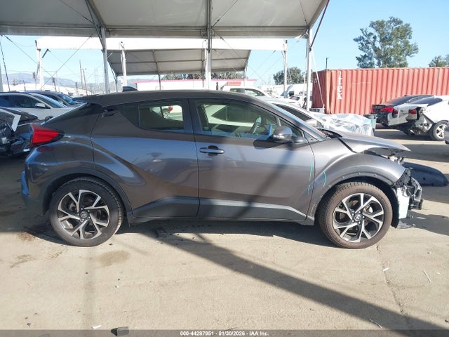 JTNKHMBX5M1115062 Toyota C-HR XLE